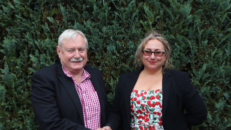 Jane Morrison-Ross, SOSE shakes hand with Professor Wayne Powell, SRUC